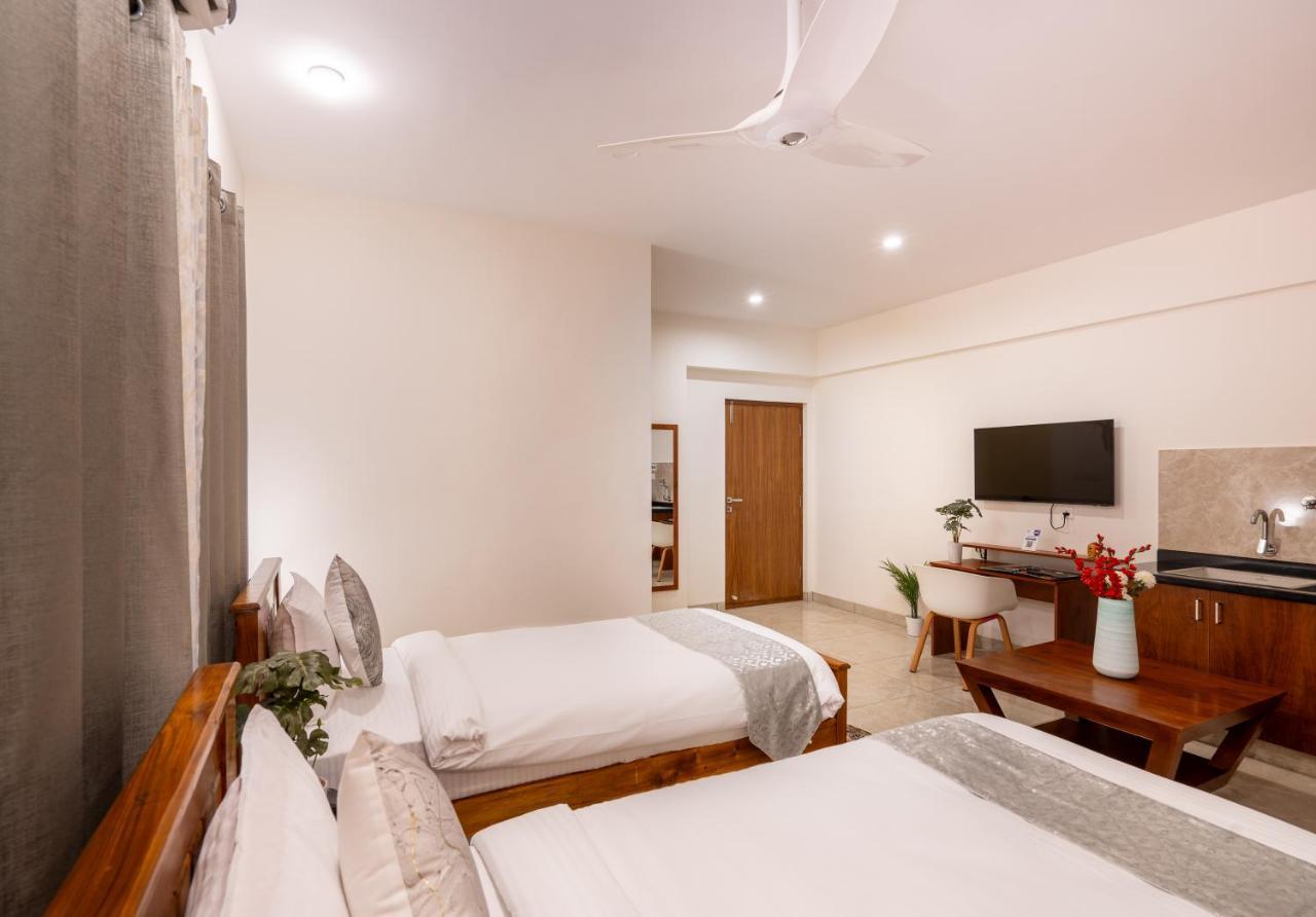 The Silver Chimes Suites Bangalore Exterior foto