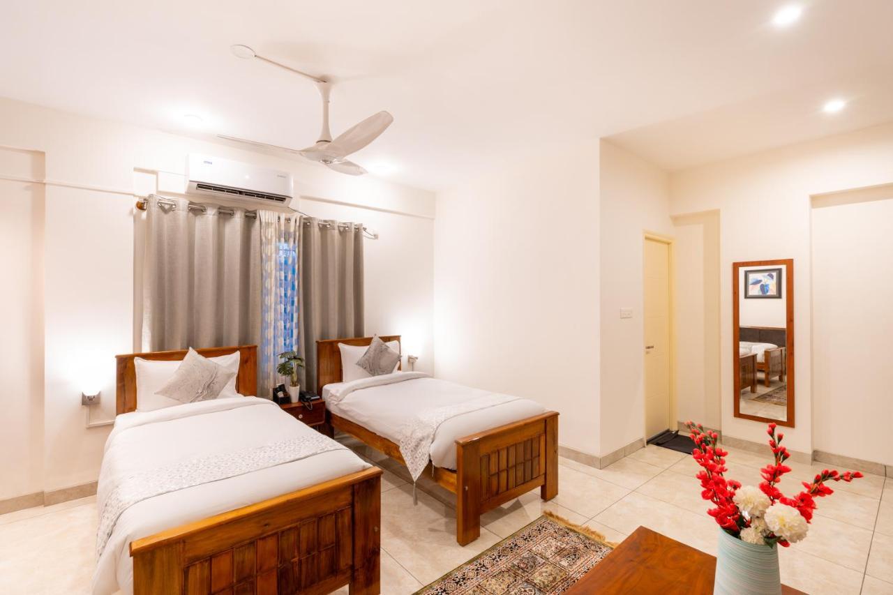 The Silver Chimes Suites Bangalore Exterior foto