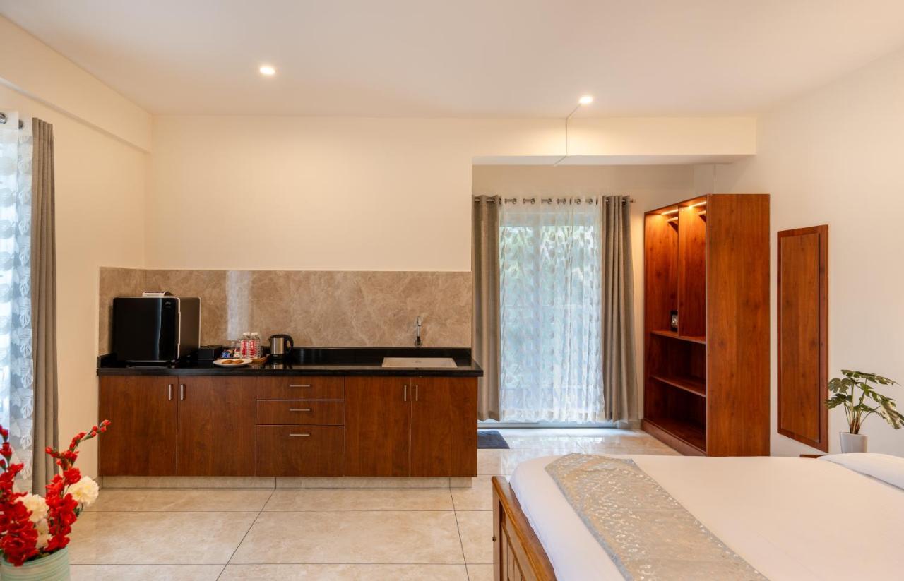 The Silver Chimes Suites Bangalore Exterior foto